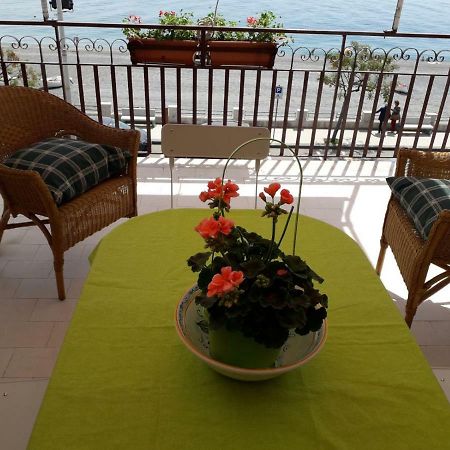 Centrocitta Beach Roccalumera Kültér fotó