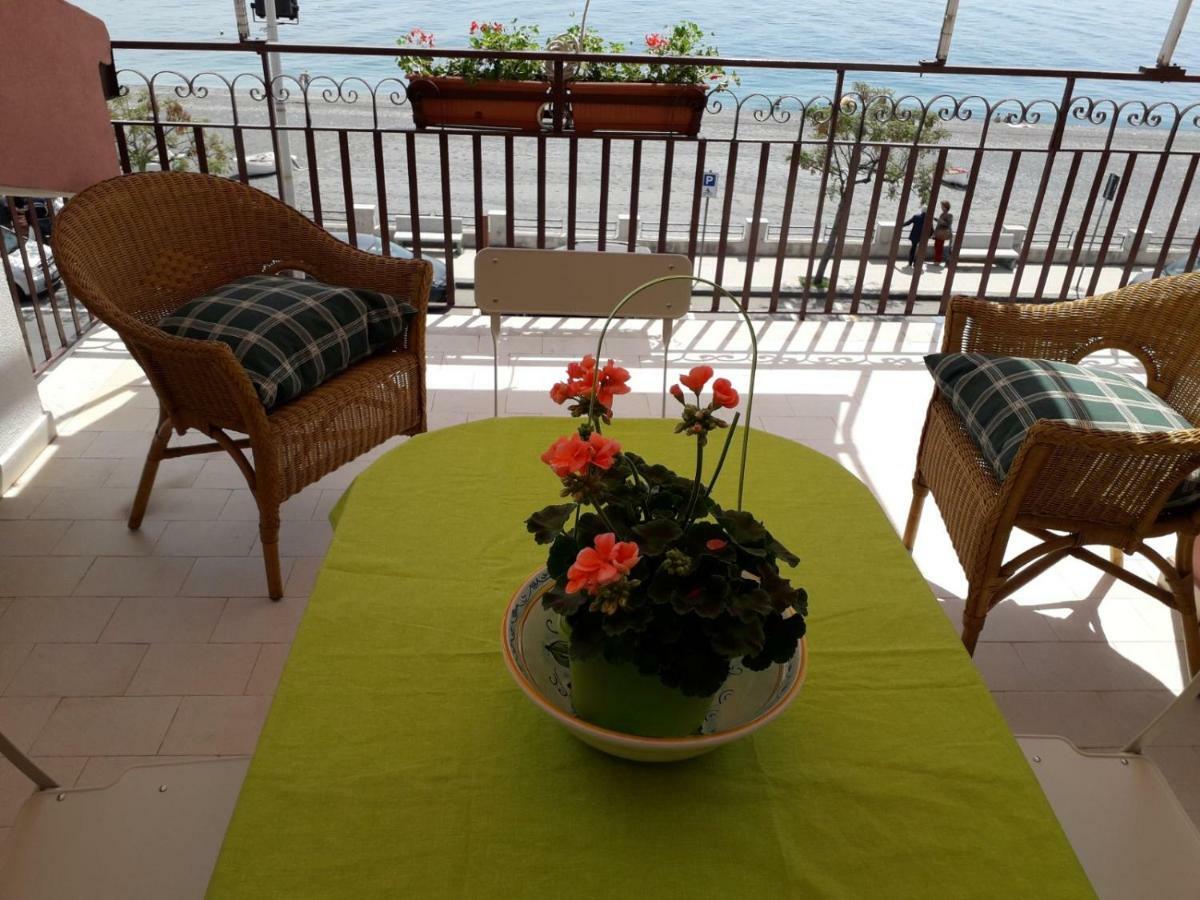 Centrocitta Beach Roccalumera Kültér fotó